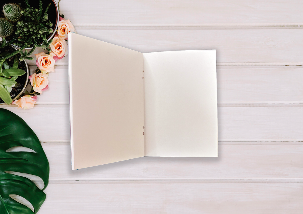 Libreta tamaño A6 grapada con interior en blanco inspirada en Sakura Cardcaptor